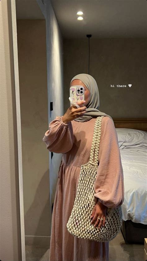 the hijabi doll adlı kullanıcının outfits panosundaki Pin 2023