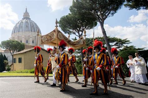 Photos Eucharistic Procession In The Vatican Gardens On Corpus Christi