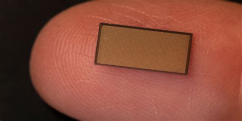 Intel Presenta Un Chip De Investigaci N Neurom Rfico Loihi De Nm