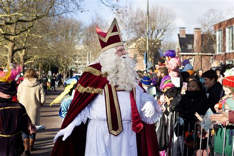 O Kom Er Eens Kijken Foto S Van De Intocht Van Sinterklaas In