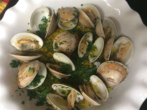 Grilled Cherrystone Clams – Two Cousins and a Skillet