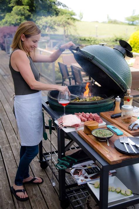 How to Grill on a Big Green Egg - Vindulge