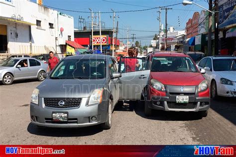 Hoy Tamaulipas Choque Lateral Deja Danios Materiales En Ciudad Victoria