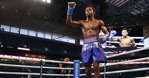 Canelo-Yildirim results: Keyshawn Davis gets stoppage win in pro debut ...