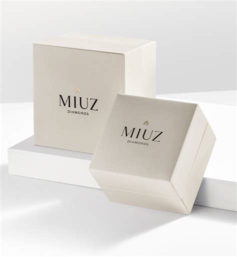 Кольцо с бриллиантом, золото 585 по цене от 112 450 руб - купить кольцо ...