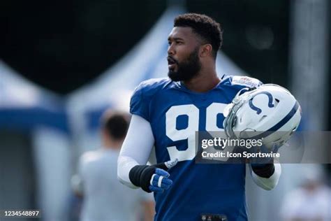 Lineman Deforest Buckner Photos and Premium High Res Pictures - Getty ...