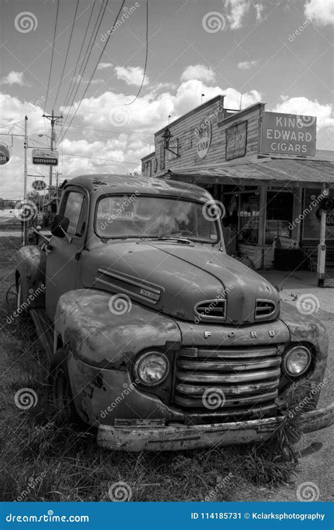 Antique Vintage Classic Rusty Pickup Truck Black and White Editorial Photo - Image of chevy ...