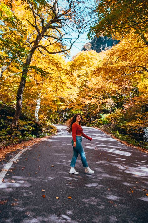 Seeing the Stunning Fall Foliage at Smugglers' Notch: Fall Drive in ...