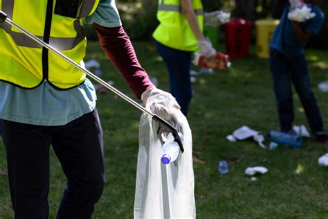 Litter Removal Diamond Groundskeeping