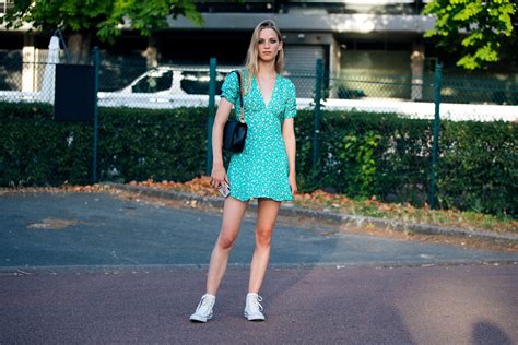 Tenis Converse Con Vestidos Looks Para Combinarlos A Los 30 40 Y 50