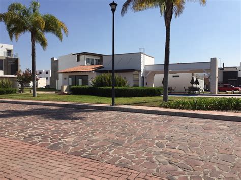 VENTA TERRENO CIUDAD MADERAS CELAYA