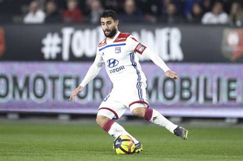 Foot Ol Ol Liverpool Le Mercato Fékir Se Confie Sur Son Avenir