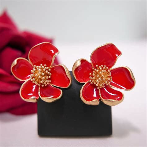 Oscar De La Renta Red Enamel Flower Pierced Boucles Catawiki