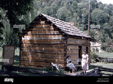 Abraham lincoln log cabin hi-res stock photography and images - Alamy