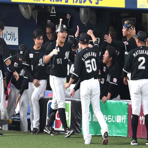 ロッテ 執念の九回逆転勝ち！1勝2敗に 代打・山口が決勝犠飛 安田は3打点の大暴れ 2023年10月19日掲載 ライブドアニュース