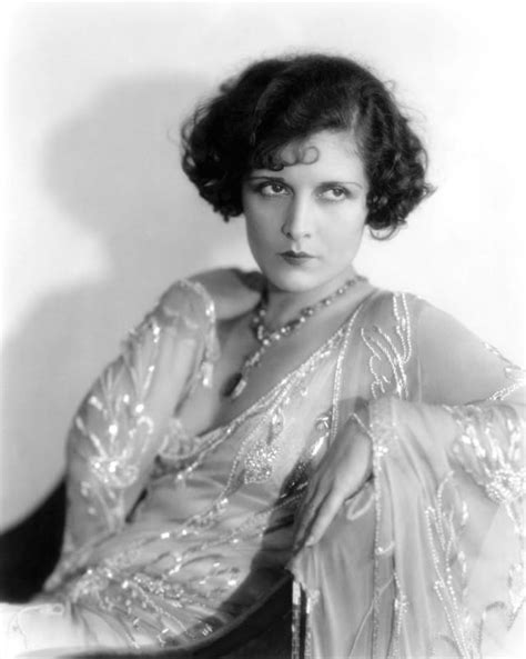 Gorgeous Photos Of American Actress Evelyn Brent In The S And