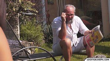 Chica Curiosa Se Folla Al Abuelo XVIDEOS