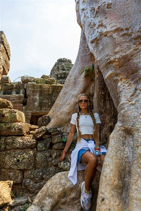 Ruins of Temple in Angkor Wat · Free Stock Photo