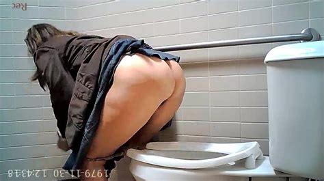 Nice Milf Pee Voy ThisVid