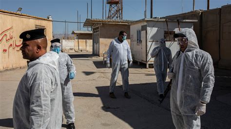 At the Iranian Border, Iraqis Try to Keep a Virus From Entering - The