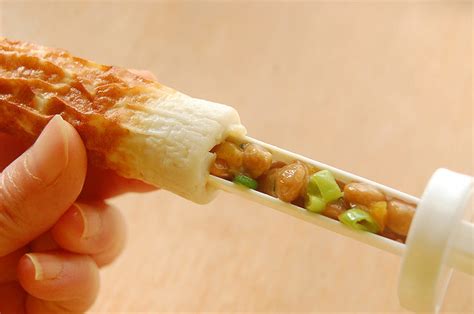 納豆？ポテサラ？ご飯？全部穴に入ります♡「ちくわデコレーター」がちくわに無限の可能性をもたらす♪ ライブドアニュース