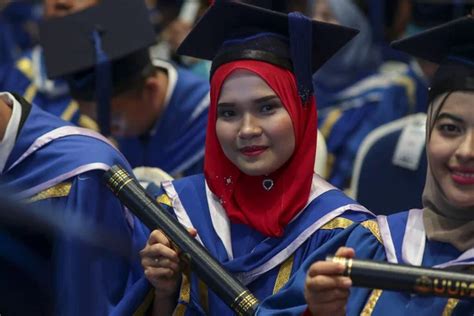 mba graduation stock  royalty  mba graduation images