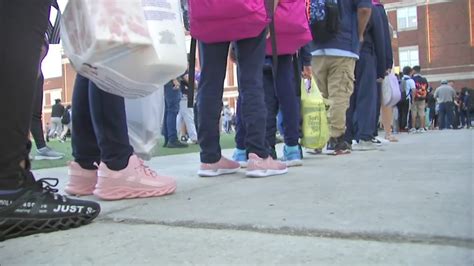 CPS back to school: Chicago Public Schools students return for first ...