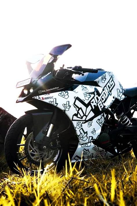 Modified Ktm Rc200 With Black And White Graphics Modifiedx Ktm Bike Photo Super Bikes