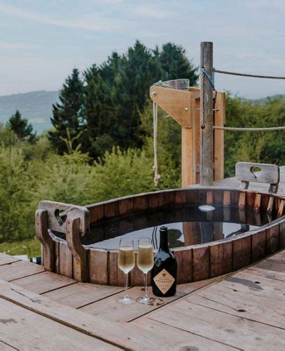 Romantic glamping breaks with a hot tub | Canopy & Stars