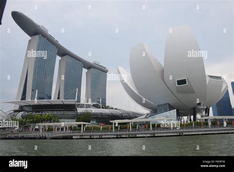 Marina Bay Sands, Art Museum, Marina View Stock Photo - Alamy