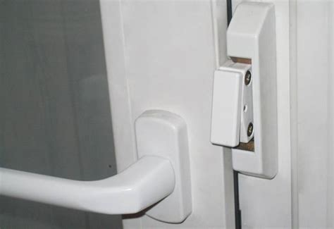 Какие ручки для пластиковых дверей лучше и насколько реально их ...