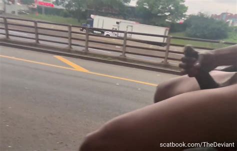 RISKY fully naked flash and cum by the highway ThisVid 日本語で