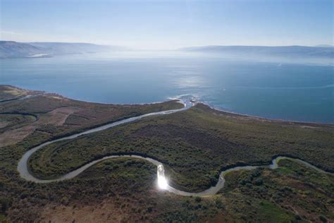 See Genezareth der Jordan und das Tote Meer in Zeiten der Dürre