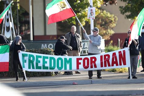 ‘Freedom for Iran’ protest refrain from Tehran to Turlock - Turlock Journal