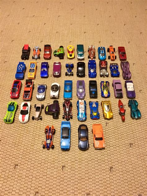 Hot Wheels 44 Carrinhos Brinquedo Mattel Usado 33451059 Enjoei