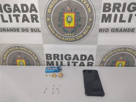 Bpchq Prende Indiv Duo Por Tr Fico De Drogas Em Erechim Brigada