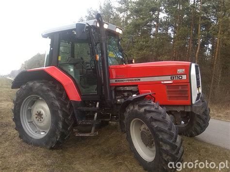 Zdjęcie traktor MF 8110 #492190 - Galeria rolnicza agrofoto