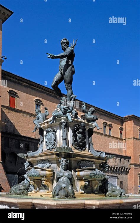 Neptune Fountain Piazza Del Nettuno Bologna Italy Stock Photo Alamy