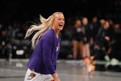 WNBA Star Sophie Cunningham Rocks No-Pants Pregame Outfit - The Spun