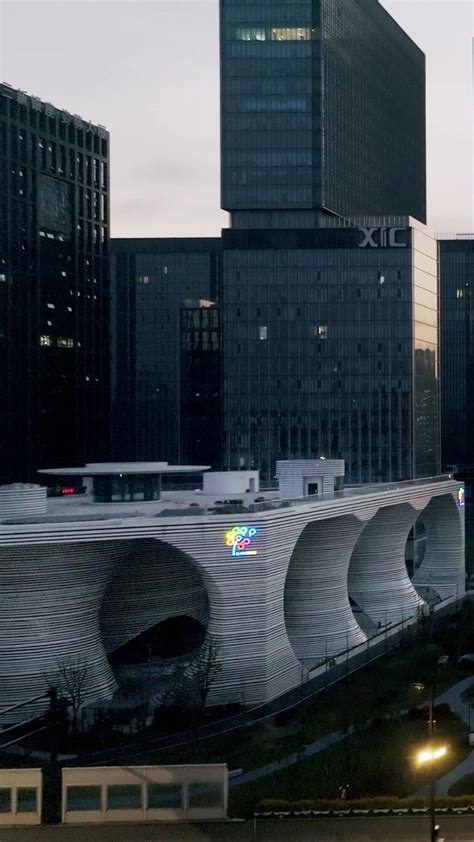 Watch Cars Being Elevated Through An Automated Parking Lot In Hangzhou [video] In 2023