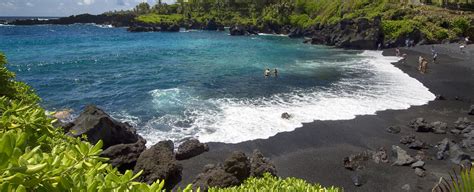 How to Plan the Best Day at Black Sand Beach in Maui