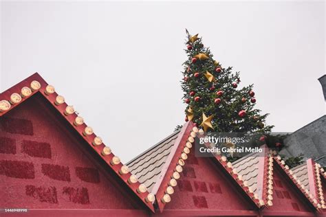 Christmas Market In Dusseldorf High-Res Stock Photo - Getty Images