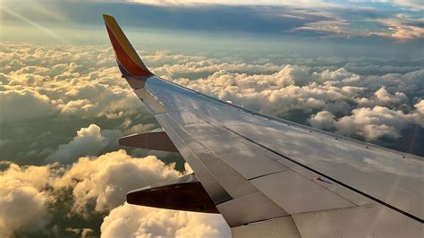 4K Stunning Providence Sunset Landing Southwest Boeing 737 700