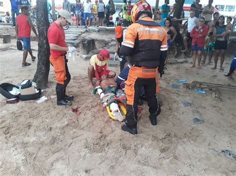 Homem é atacado por tubarão na praia de Piedade no Grande Recife