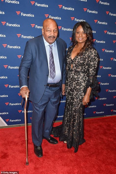 All Time Nfl Great Running Back Jim Brown Has Died At The Age Of 87 At