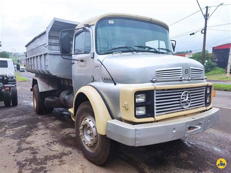 Caminhao Mercedes benz MB 1313 Caçamba basculante usado à venda