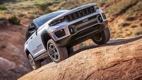 Jeep Grand Cherokee 2022 ROCK CRAWLING Статьи новости тесты