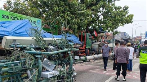 Terjadi Kecelakaan Maut Di Bekasi 10 Orang Tewas Wahana News Bekasi