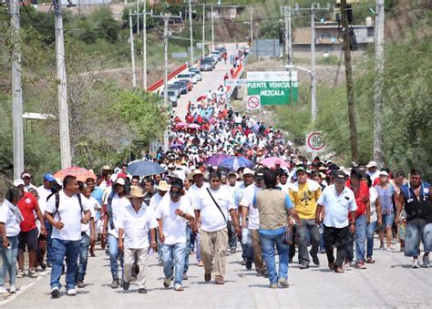 Crean Pobladores De Comunidades Una Autodefensa En Mezcala Bloquean