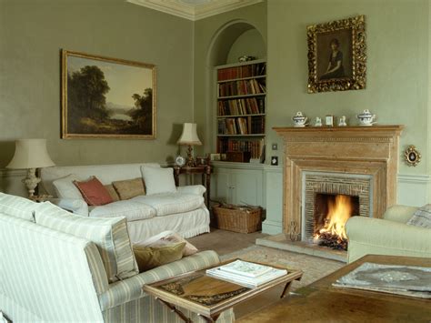 Living Room With White Fireplace | FIREPLACE DESIGN IDEAS